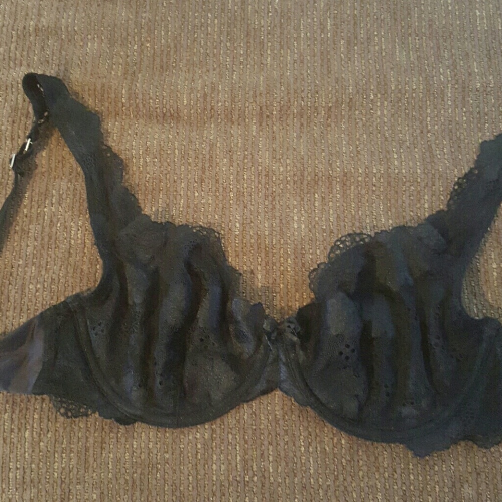 Black lace underwire bra by Felina